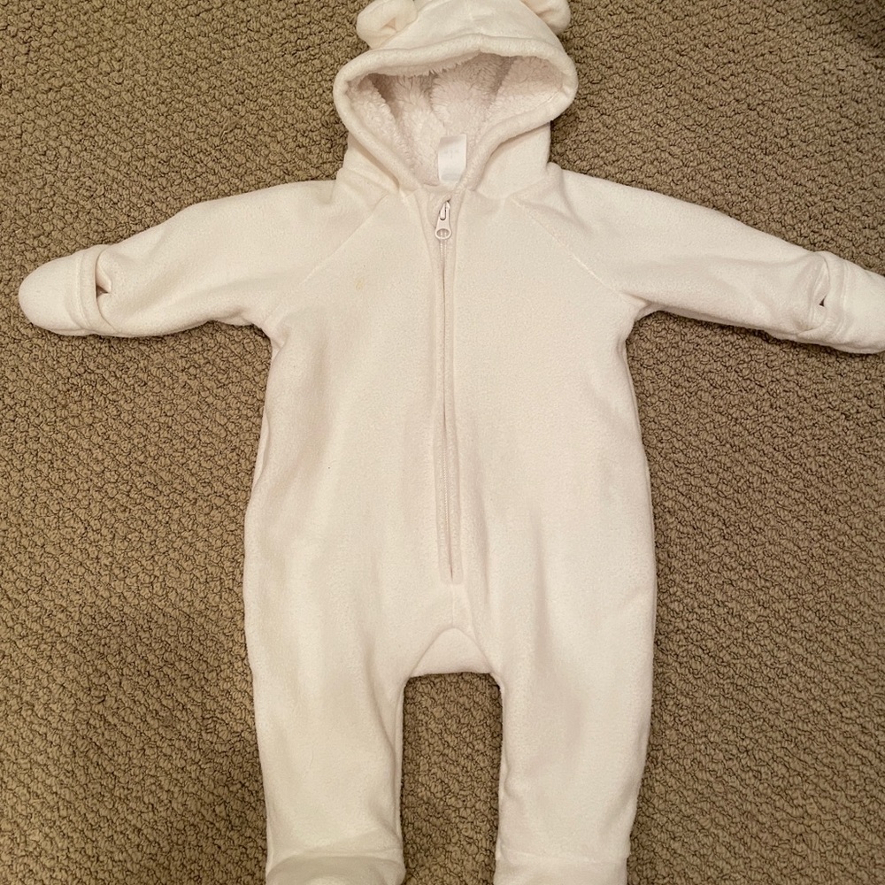 Old Navy Winter Bear Onesie Size 0-3 Months